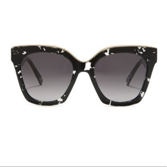 💯AUTHENTIC Marc Jacobs 52mm twist square - Picture 3 of 4